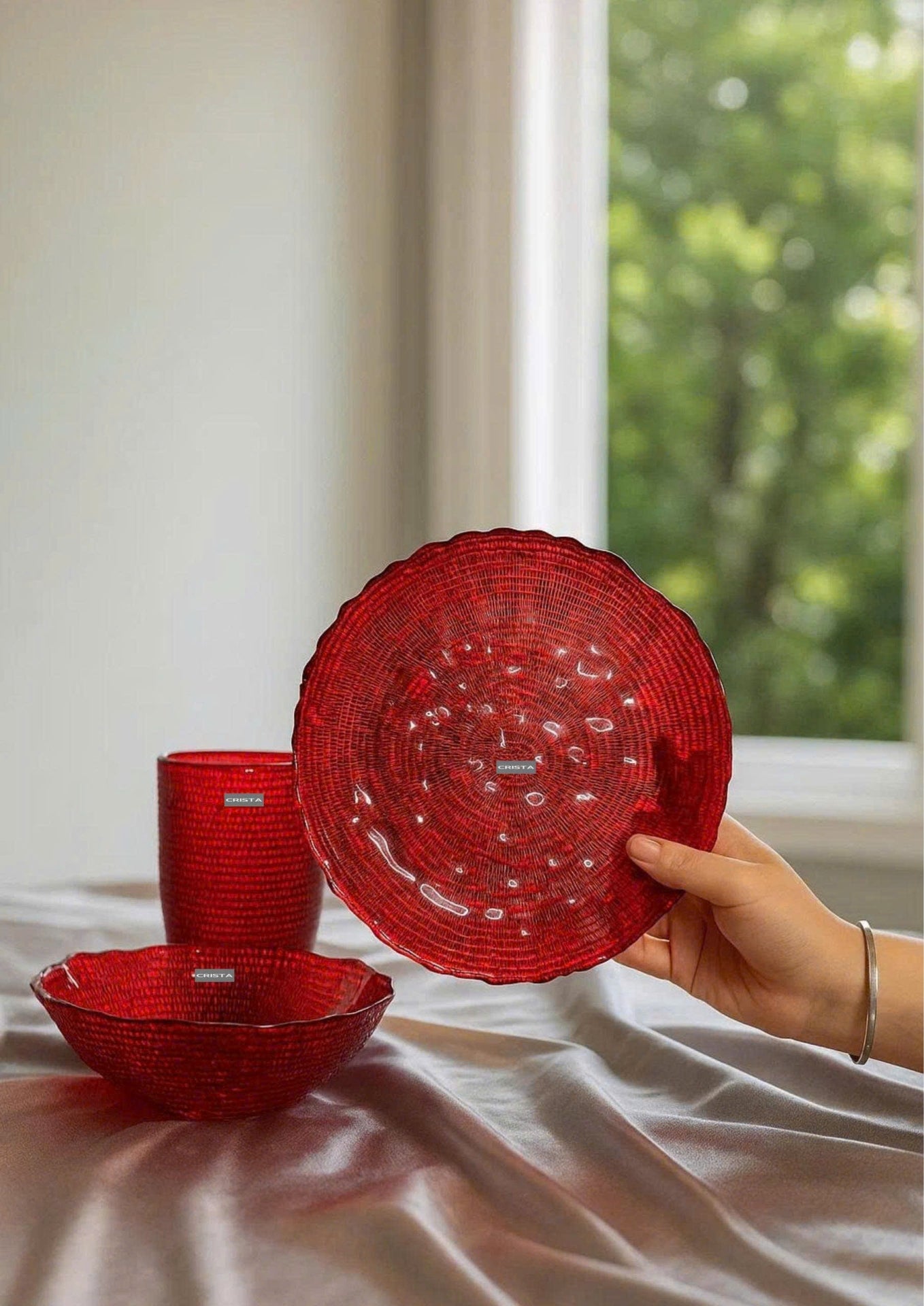SET OF 6 EMBOSSED MESH-PATTERN GLASS PIECES – RED